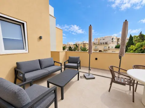1 bed Penthouse For Rent in St Julian's, St Julian's - thumb 1