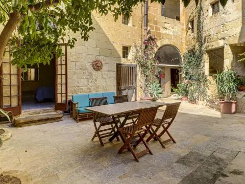 5 bed House of Character For Sale in Zejtun, Zejtun - thumb 2