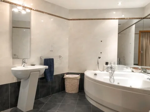 3 bed Apartment For Rent in St Julian's, St Julian's - thumb 15