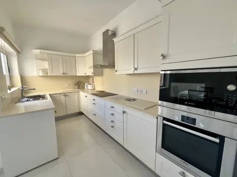 3 bed Apartment For Rent in St Julian's, St Julian's - thumb 6