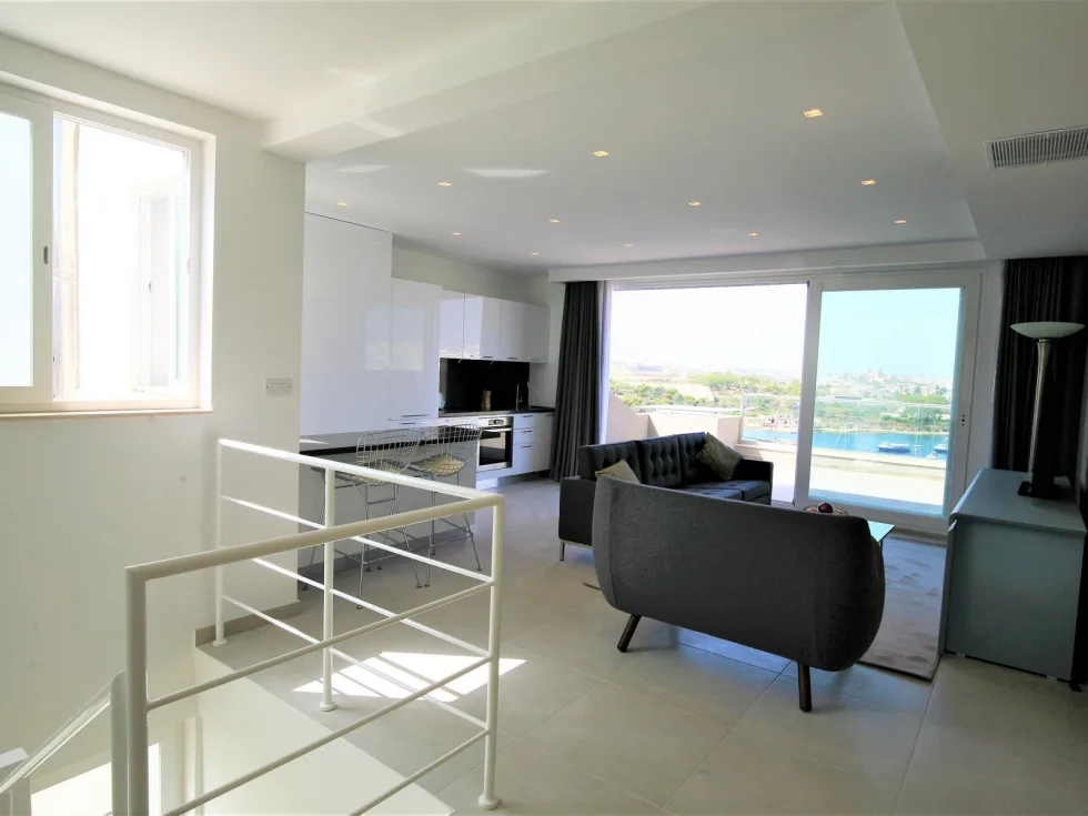 2 bed Penthouse For Rent in Sliema, Sliema - thumb 7