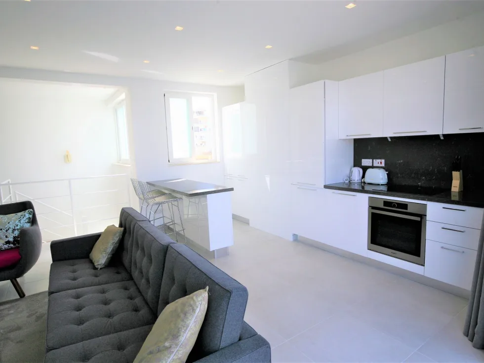 2 bed Penthouse For Rent in Sliema, Sliema - thumb 9