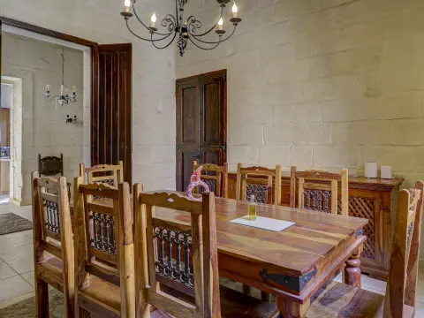 3 bed Town House For Rent in Sliema, Sliema - thumb 7