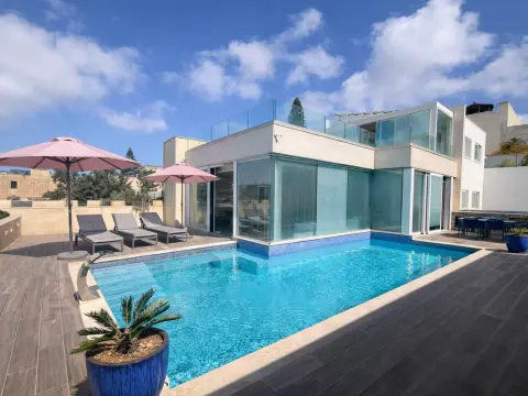 4 bed Villa For Rent in Iklin, Iklin - thumb 1