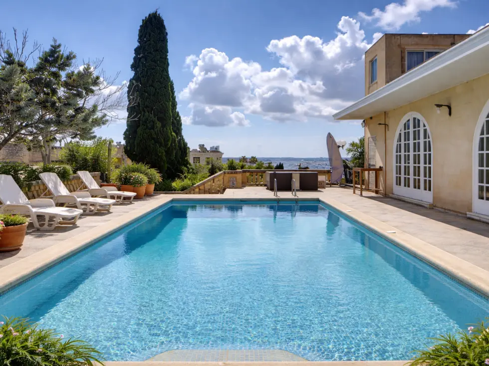 5 bed Villa For Sale in San Gwann, San Gwann - thumb 1