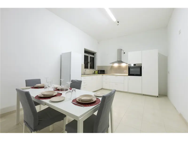 4 bed Apartment For Rent in Mosta, Mosta - thumb 1