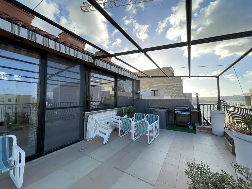 4 bed Penthouse For Rent in St Paul's Bay, St Paul's Bay - thumb 2