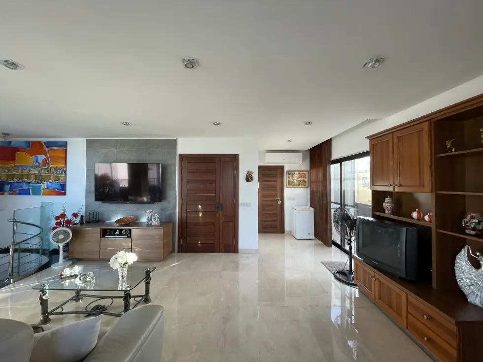 4 bed Penthouse For Rent in St Paul's Bay, St Paul's Bay - thumb 4