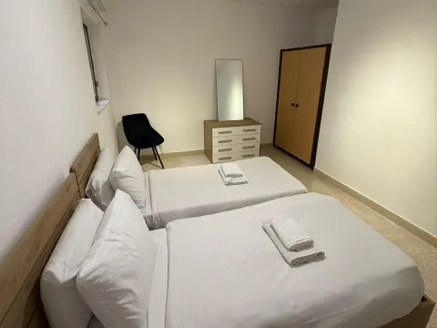 2 bed Apartment For Rent in Sliema, Sliema - thumb 6