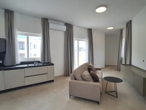 2 bed Penthouse For Rent in Naxxar, Naxxar - thumb 5