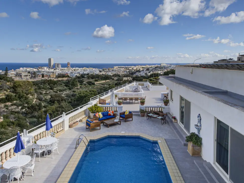 5 bed Villa For Rent in Swieqi, Swieqi - thumb 1