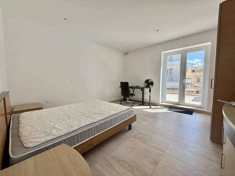 3 bed Town House For Rent in Sliema, Sliema - thumb 8