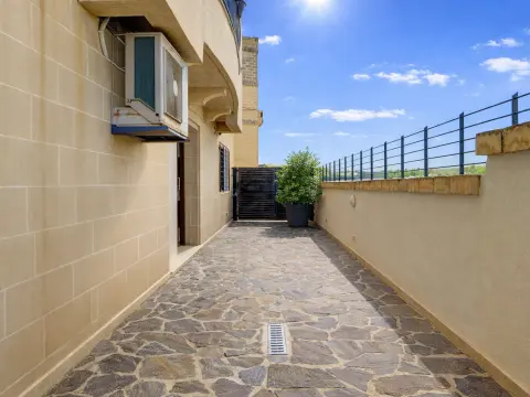 3 bed Maisonette For Sale in St Julian's, St Julian's - thumb 14