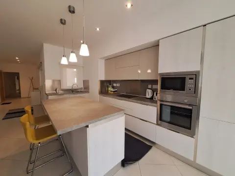 3 bed Apartment For Rent in Sliema, Sliema - thumb 2