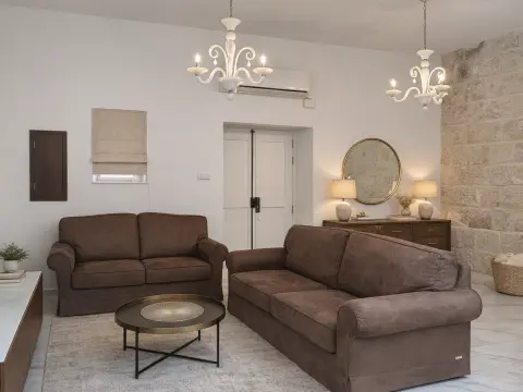 3 bed House of Character For Rent in Gharghur, Gharghur - thumb 2