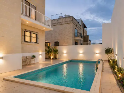 4 bed Villa For Sale in Ibragg, Ibragg - thumb 1