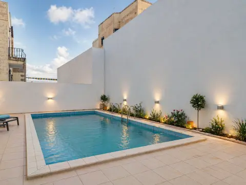 4 bed Villa For Sale in Ibragg, Ibragg - thumb 2