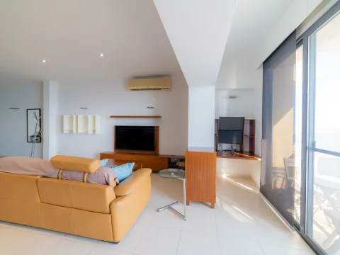 3 bed Apartment For Rent in Sliema, Sliema - thumb 4