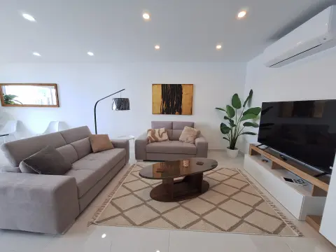 2 bed Apartment For Rent in Sliema, Sliema - thumb 6