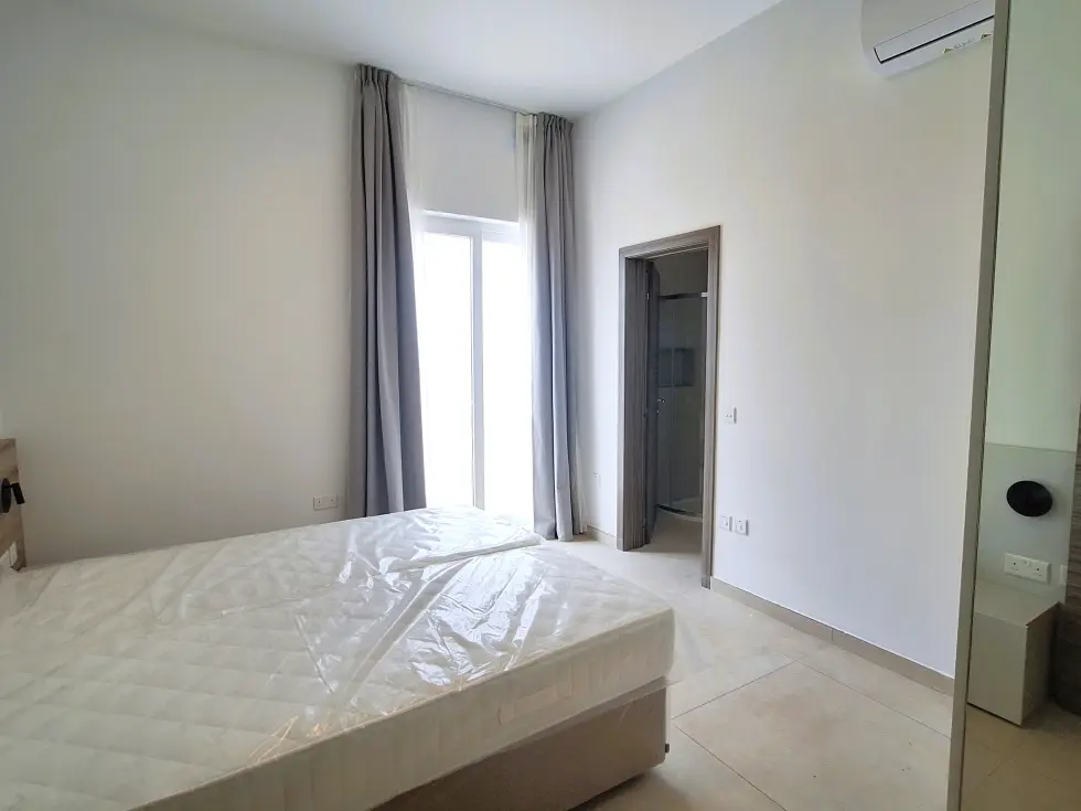 2 bed Penthouse For Rent in Naxxar, Naxxar - thumb 9