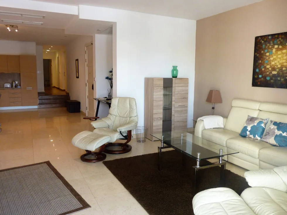 3 bed Apartment For Rent in Ta' Xbiex, Ta' Xbiex - thumb 1