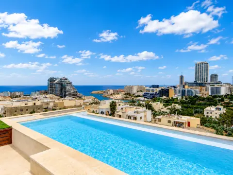 3 bed Penthouse For Rent in Pembroke, Pembroke - thumb 1