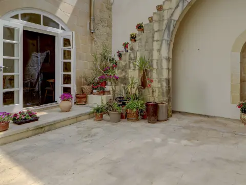 3 bed Town House For Rent in Zebbug, Zebbug - thumb 5