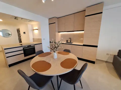 2 bed Apartment For Rent in Gzira, Gzira - thumb 3