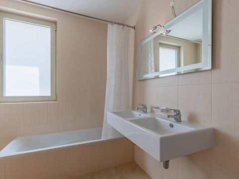 3 bed Apartment For Rent in Sliema, Sliema - thumb 13