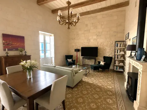 3 bed Town House For Rent in Cospicua, Cospicua - thumb 1