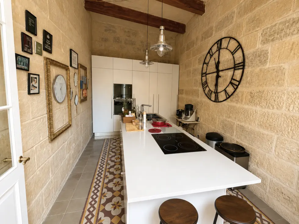 3 bed Town House For Rent in Cospicua, Cospicua - thumb 2