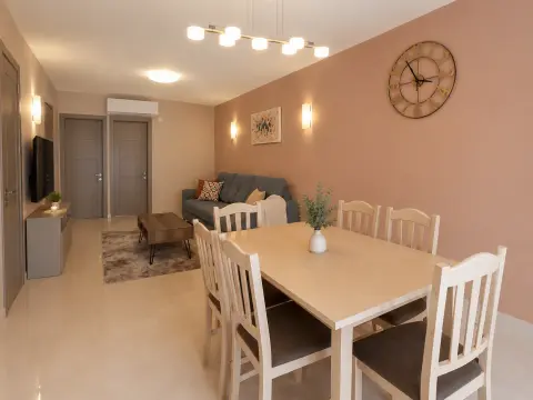2 bed Apartment For Rent in Mellieha, Mellieha - thumb 3