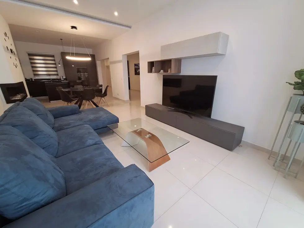 4 bed Apartment For Rent in Sliema, Sliema - thumb 2