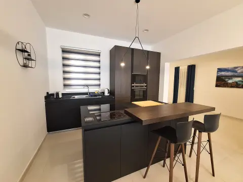 4 bed Apartment For Rent in Sliema, Sliema - thumb 4