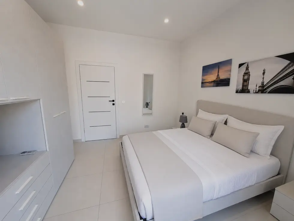 4 bed Apartment For Rent in Sliema, Sliema - thumb 6