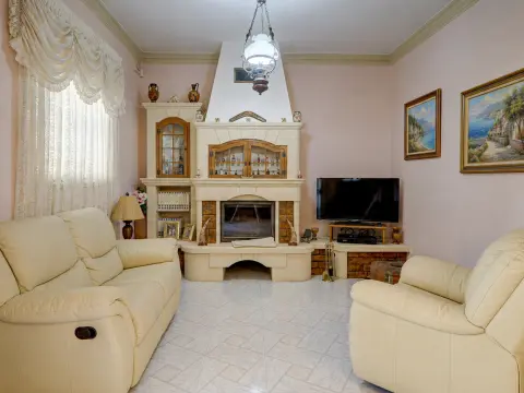 3 bed Villa For Sale in Attard, Attard - thumb 4