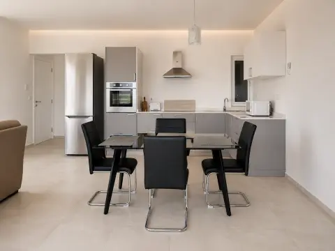 2 bed Maisonette For Rent in Pembroke, Pembroke - thumb 3