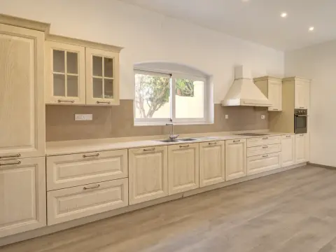 5 bed Villa For Rent in Ta' Xbiex, Ta' Xbiex - thumb 11