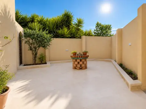5 bed Villa For Rent in Ta' Xbiex, Ta' Xbiex - thumb 4