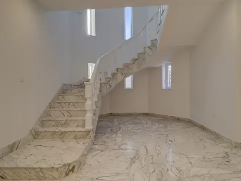 5 bed Villa For Rent in Ta' Xbiex, Ta' Xbiex - thumb 5