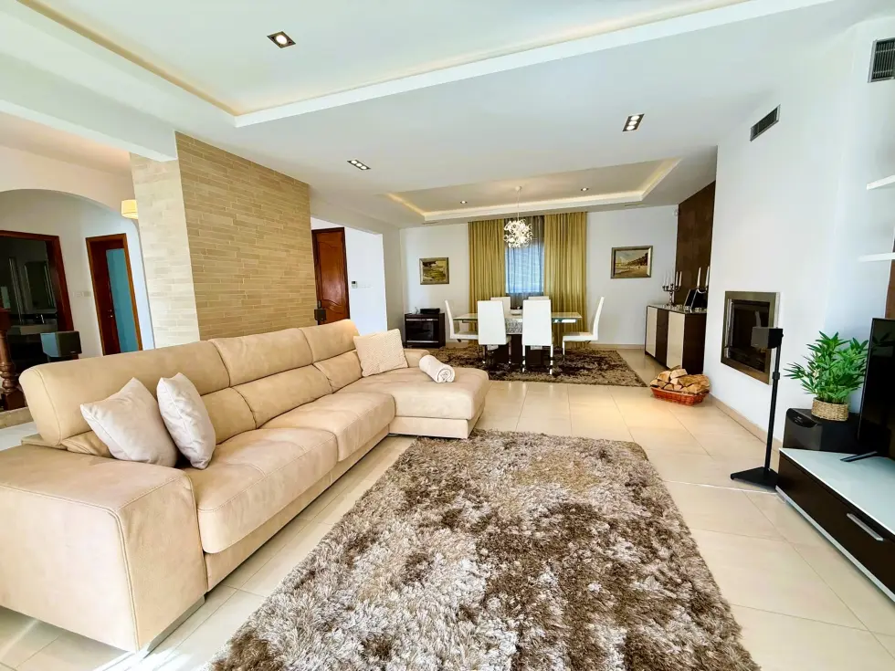 3 bed Villa For Sale in Attard, Attard - thumb 3