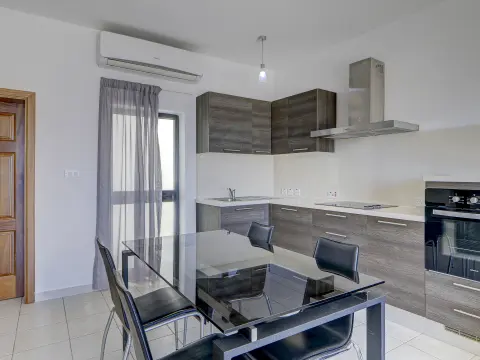 2 bed Penthouse For Rent in St Julian's, St Julian's - thumb 4