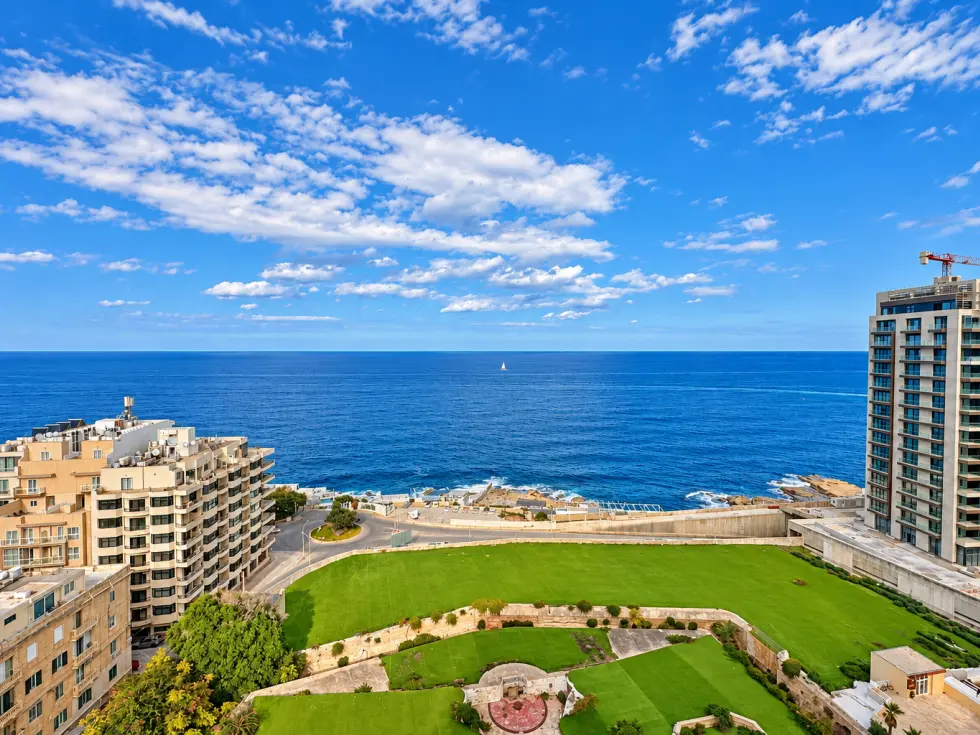 3 bed Penthouse For Rent in Sliema, Sliema - thumb 1