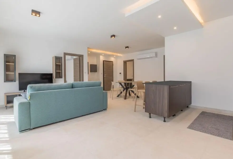 3 bed Apartment For Rent in Sliema, Sliema - thumb 3