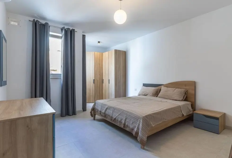 3 bed Apartment For Rent in Sliema, Sliema - thumb 9