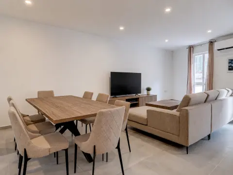 3 bed Apartment For Rent in St Julian's, St Julian's - thumb 3