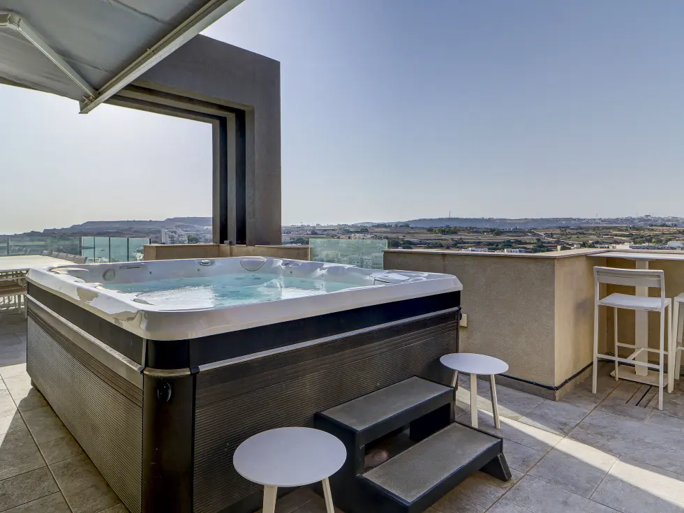 3 bed Penthouse For Rent in St Paul's Bay, St Paul's Bay - thumb 3