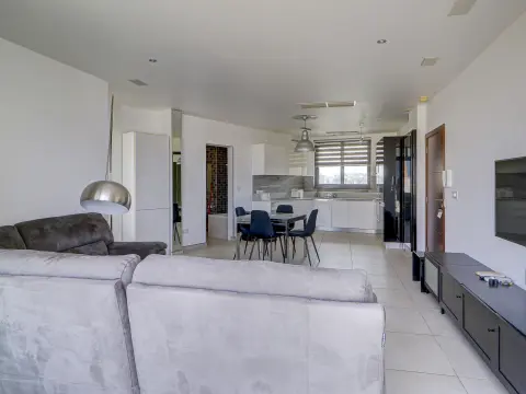 1 bed Apartment For Sale in St Julian's, St Julian's - thumb 7