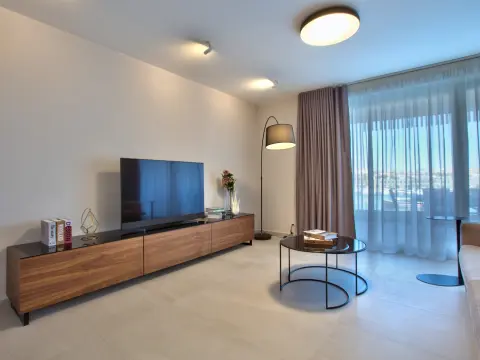 3 bed Apartment For Rent in Sliema, Sliema - thumb 4