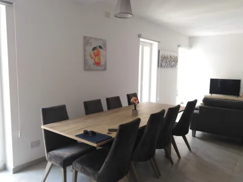 3 bed Apartment For Rent in Sliema, Sliema - thumb 4